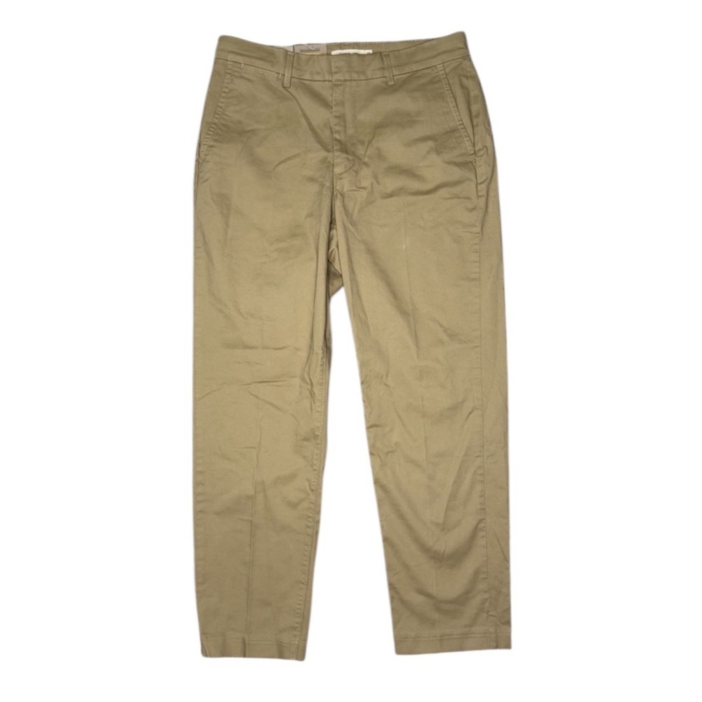 NWT Levi’s Essential Chinos pants